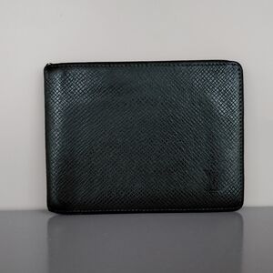 Louis Vuitton Taiga Leather Porteville Wallet